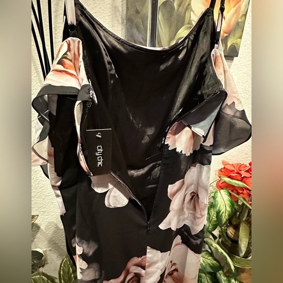 City Chic Austin Floral midi dress size XL/22 - Picture 10 of 13